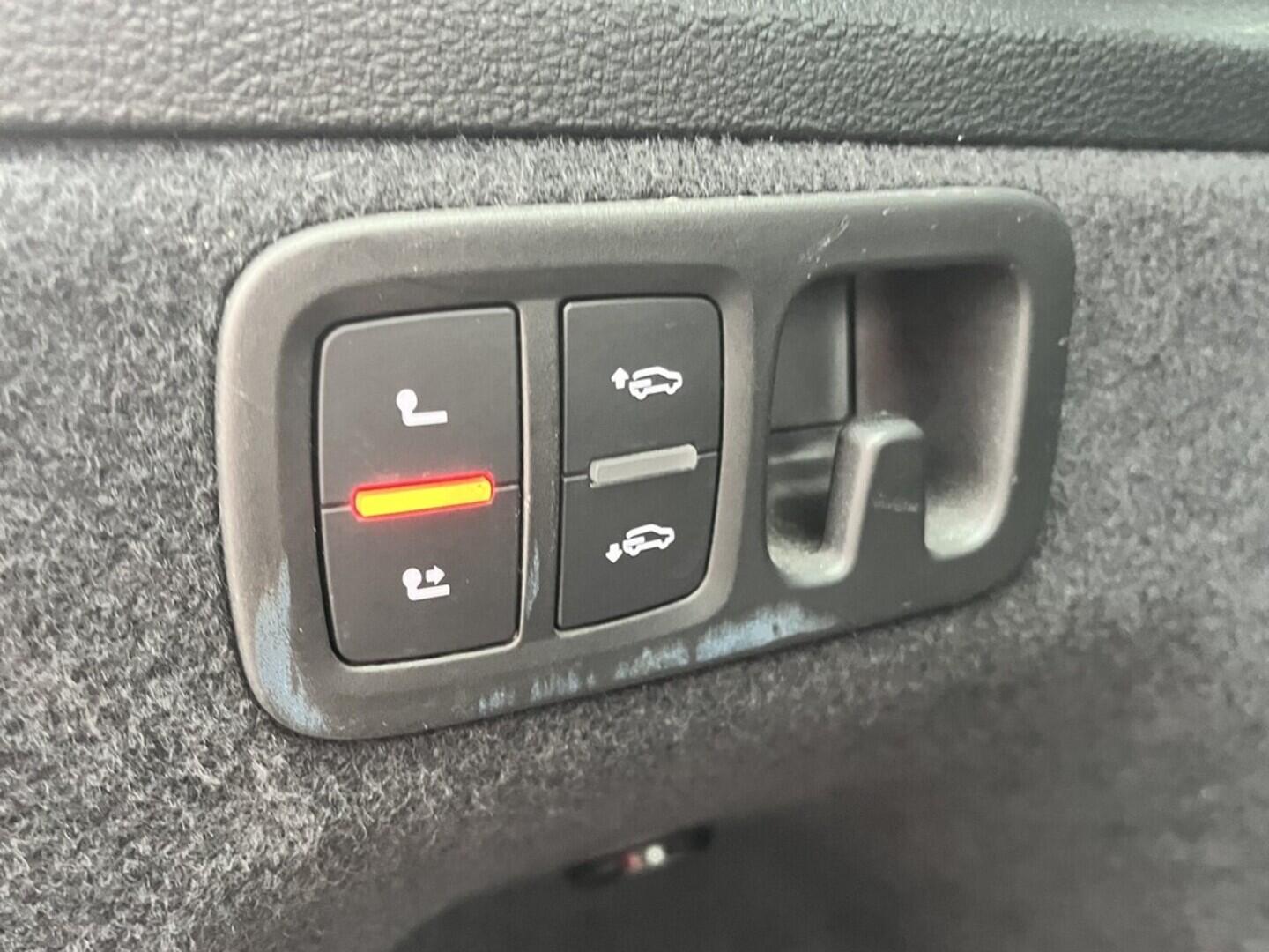 O119V06864_37.webp_Q7  3.0 TDI 210 kW automat, DPH