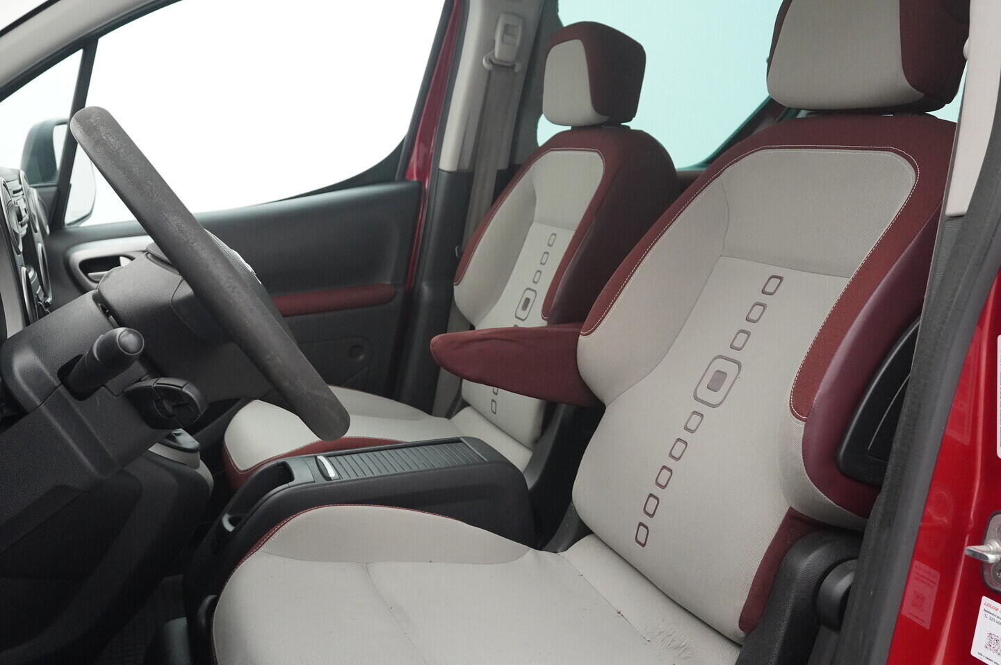 O119V06870_22.webp_BERLINGO OSOBNÍ  1.6  80 kW manuál