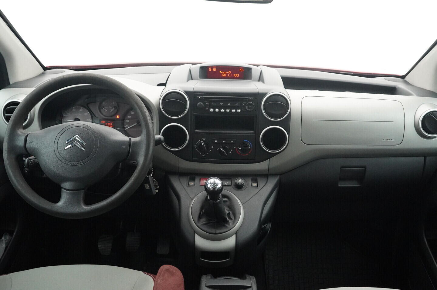 O119V06870_26.webp_BERLINGO OSOBNÍ  1.6  80 kW manuál