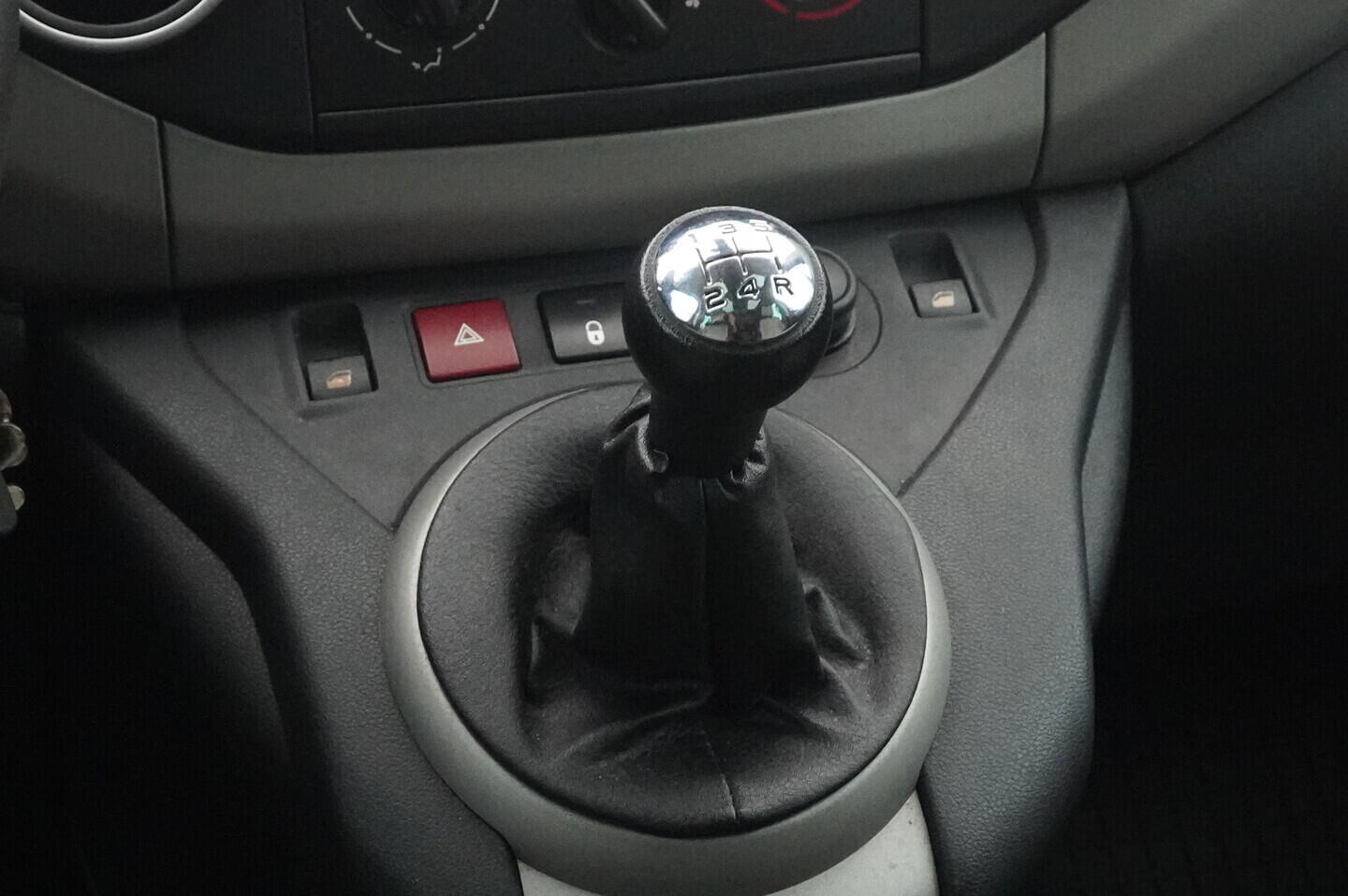 O119V06870_31.webp_BERLINGO OSOBNÍ  1.6  80 kW manuál