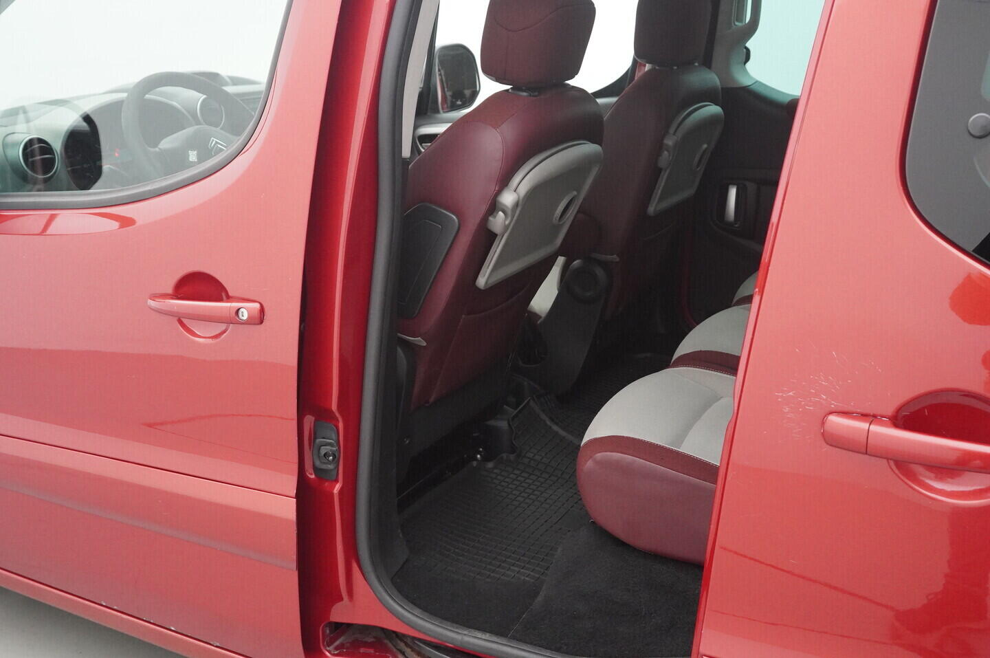 O119V06870_32.webp_BERLINGO OSOBNÍ  1.6  80 kW manuál