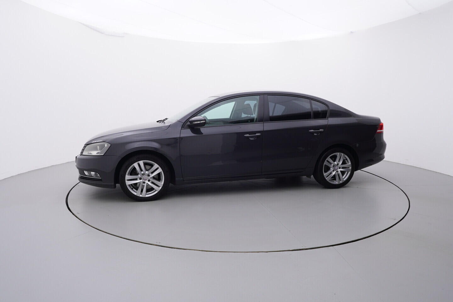 O119V06879_11.webp_PASSAT  1.6 TDI 77 kW manuál