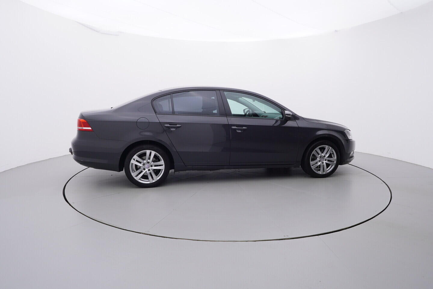 O119V06879_15.webp_PASSAT  1.6 TDI 77 kW manuál