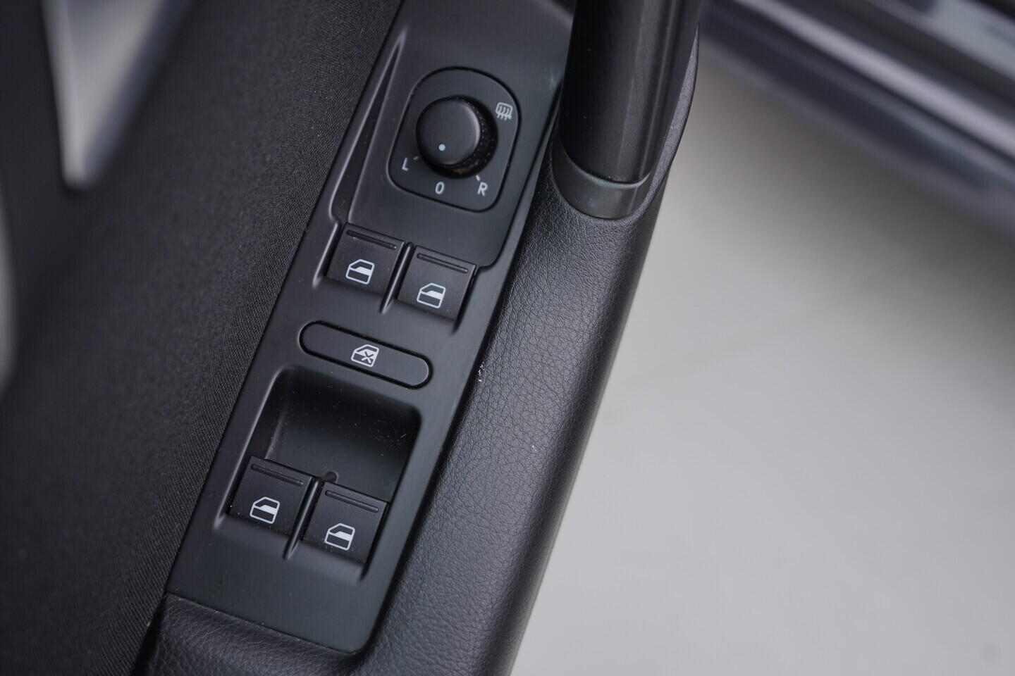 O119V06879_20.webp_PASSAT  1.6 TDI 77 kW manuál