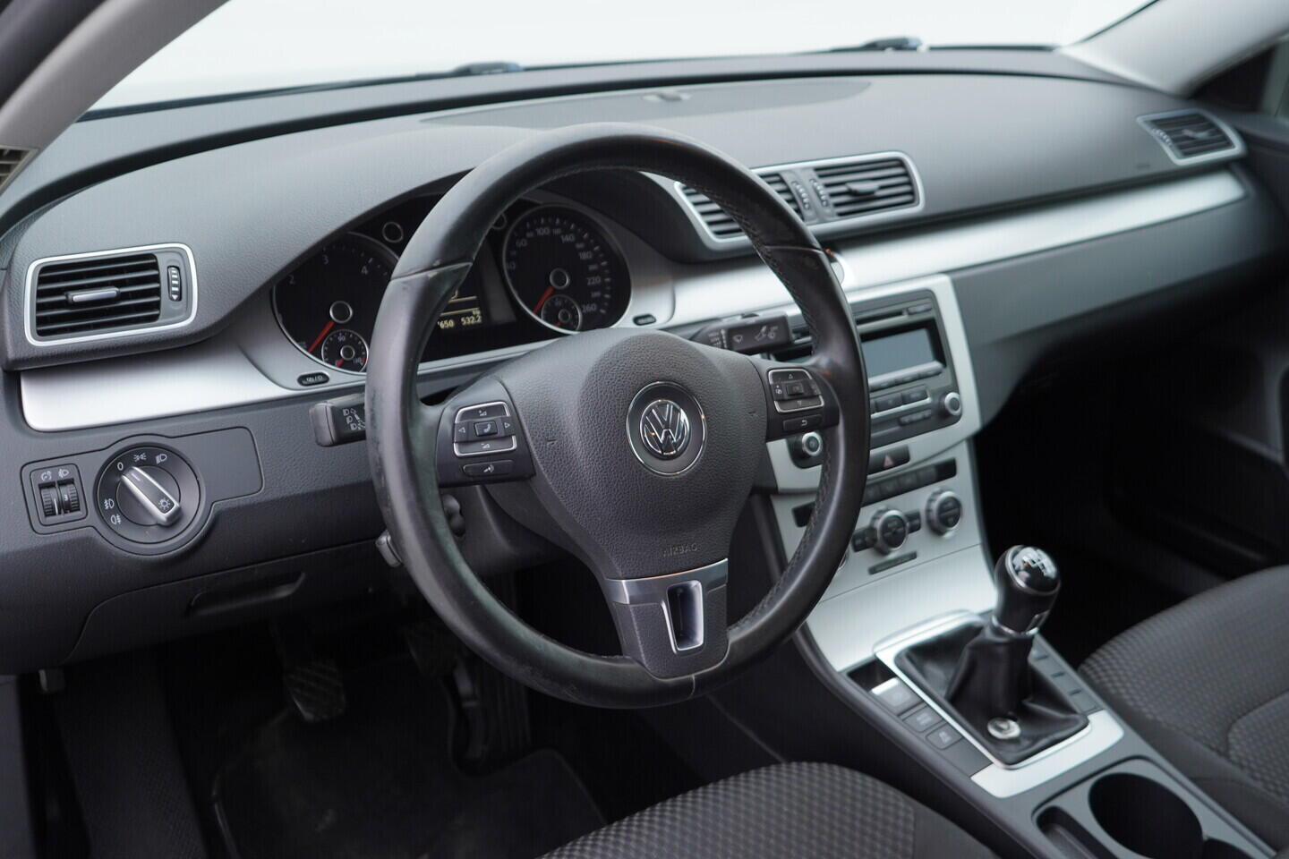 O119V06879_21.webp_PASSAT  1.6 TDI 77 kW manuál