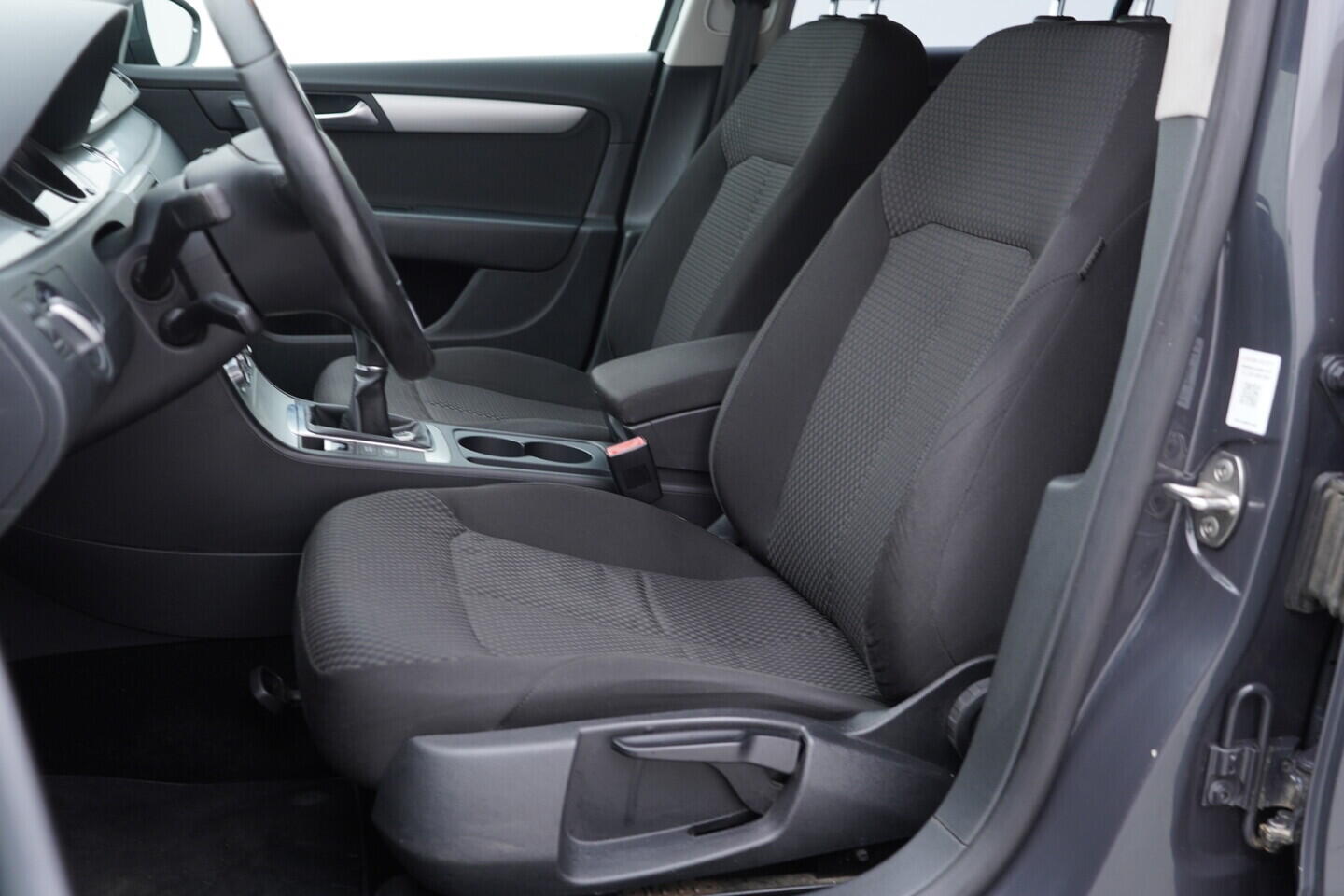 O119V06879_22.webp_PASSAT  1.6 TDI 77 kW manuál