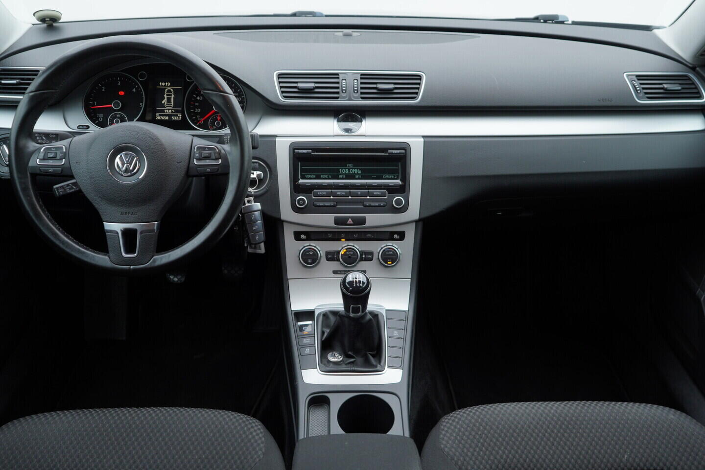 O119V06879_26.webp_PASSAT  1.6 TDI 77 kW manuál