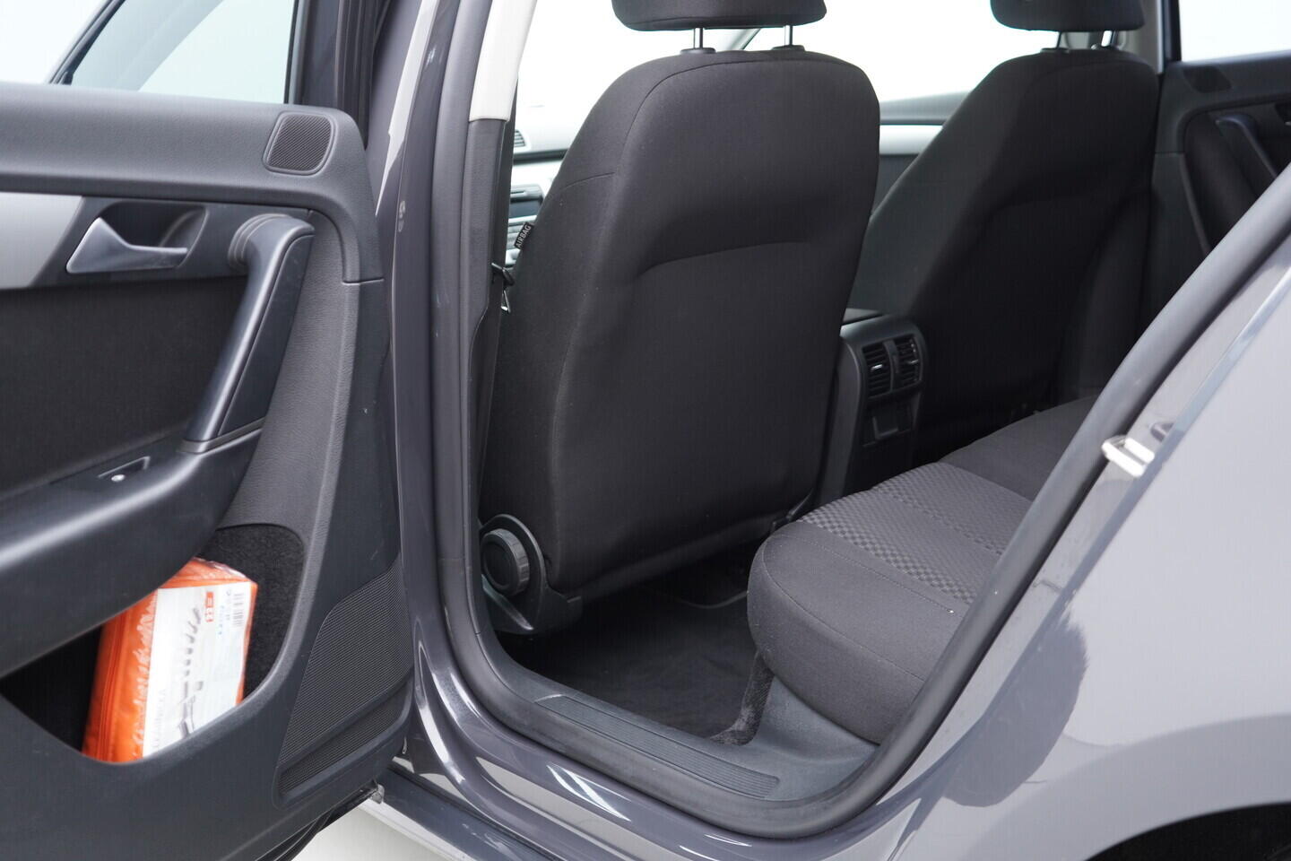 O119V06879_32.webp_PASSAT  1.6 TDI 77 kW manuál