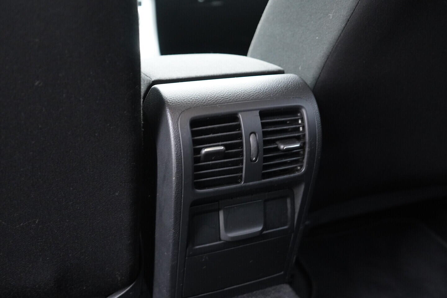 O119V06879_33.webp_PASSAT  1.6 TDI 77 kW manuál