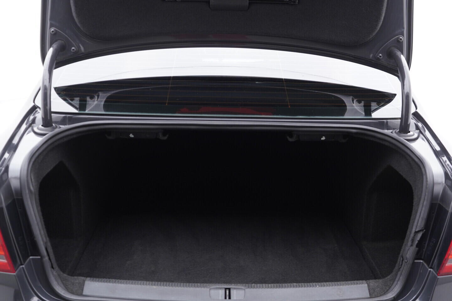 O119V06879_35.webp_PASSAT  1.6 TDI 77 kW manuál