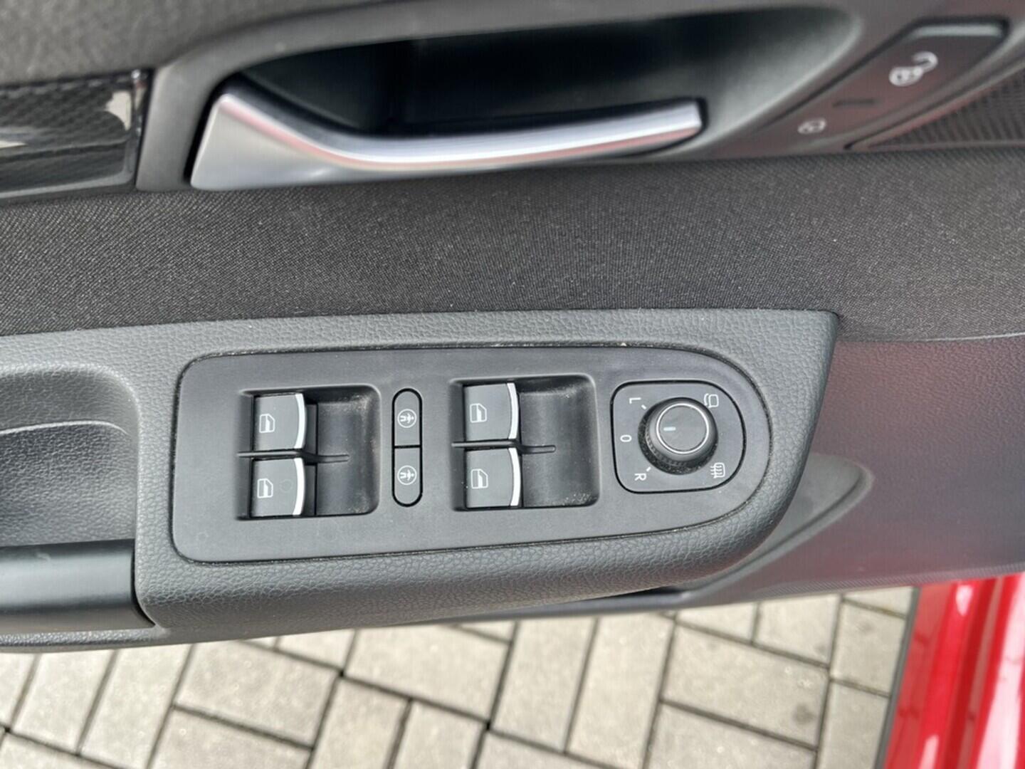 O119V06884_20.webp_ALHAMBRA style 2.0 TDI 135 kW automat