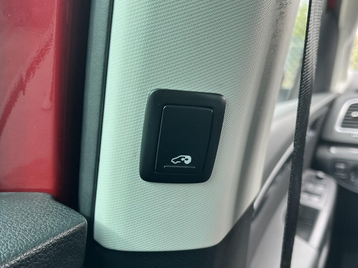 O119V06884_34.webp_ALHAMBRA style 2.0 TDI 135 kW automat