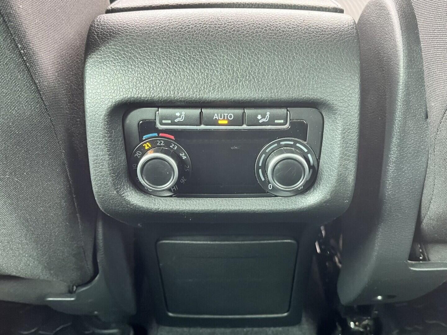 O119V06884_35.webp_ALHAMBRA style 2.0 TDI 135 kW automat