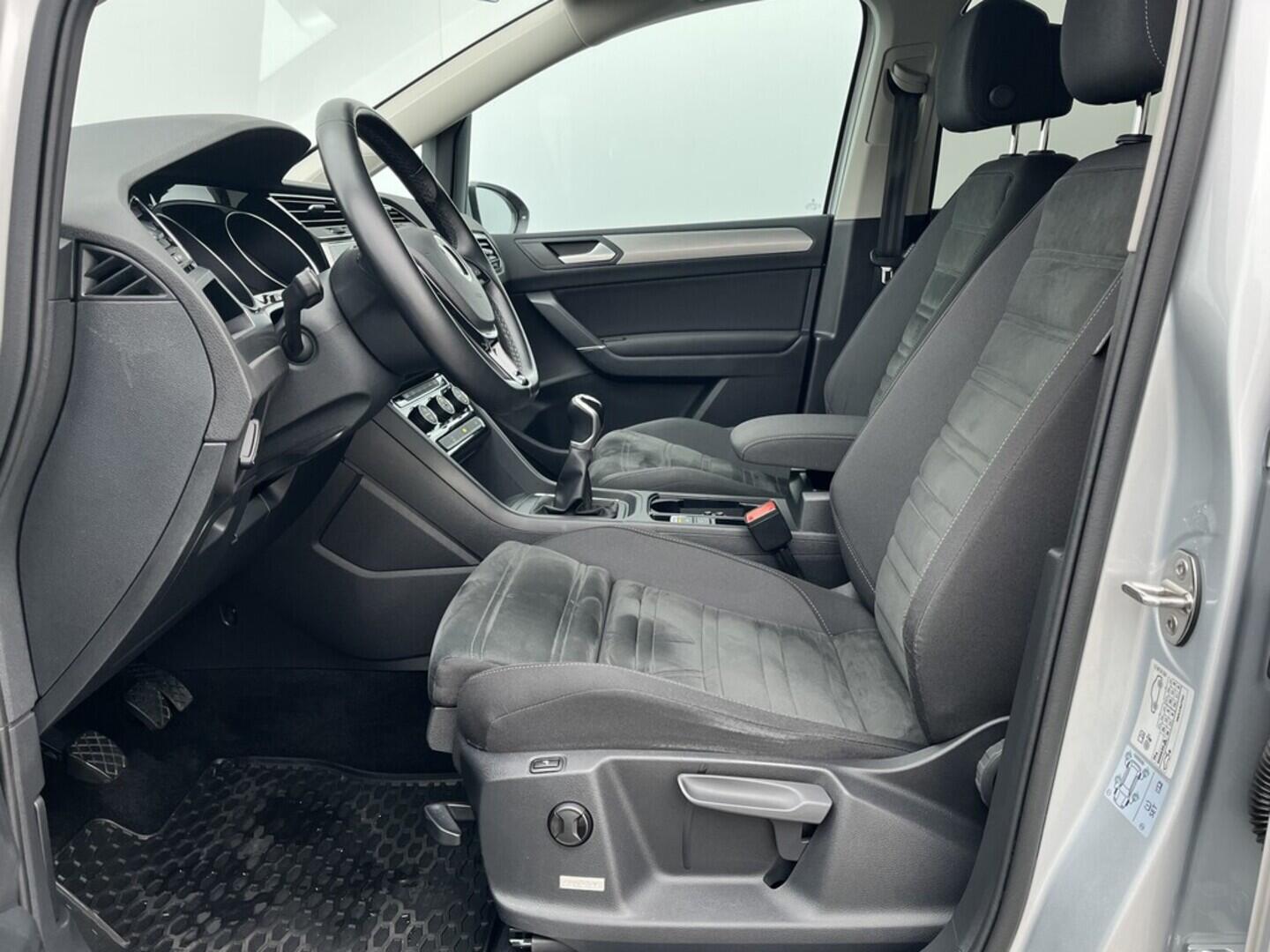 O119V06902_21.webp_TOURAN comfortline 1.5 TSI 110 kW manuál, DPH