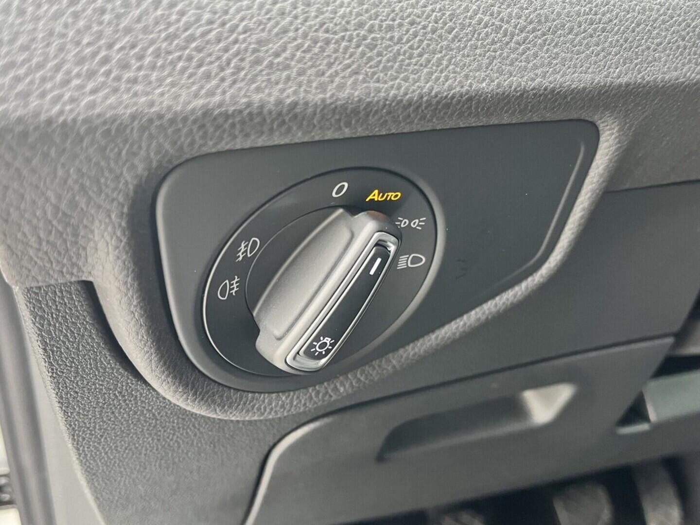 O119V06902_23.webp_TOURAN comfortline 1.5 TSI 110 kW manuál, DPH