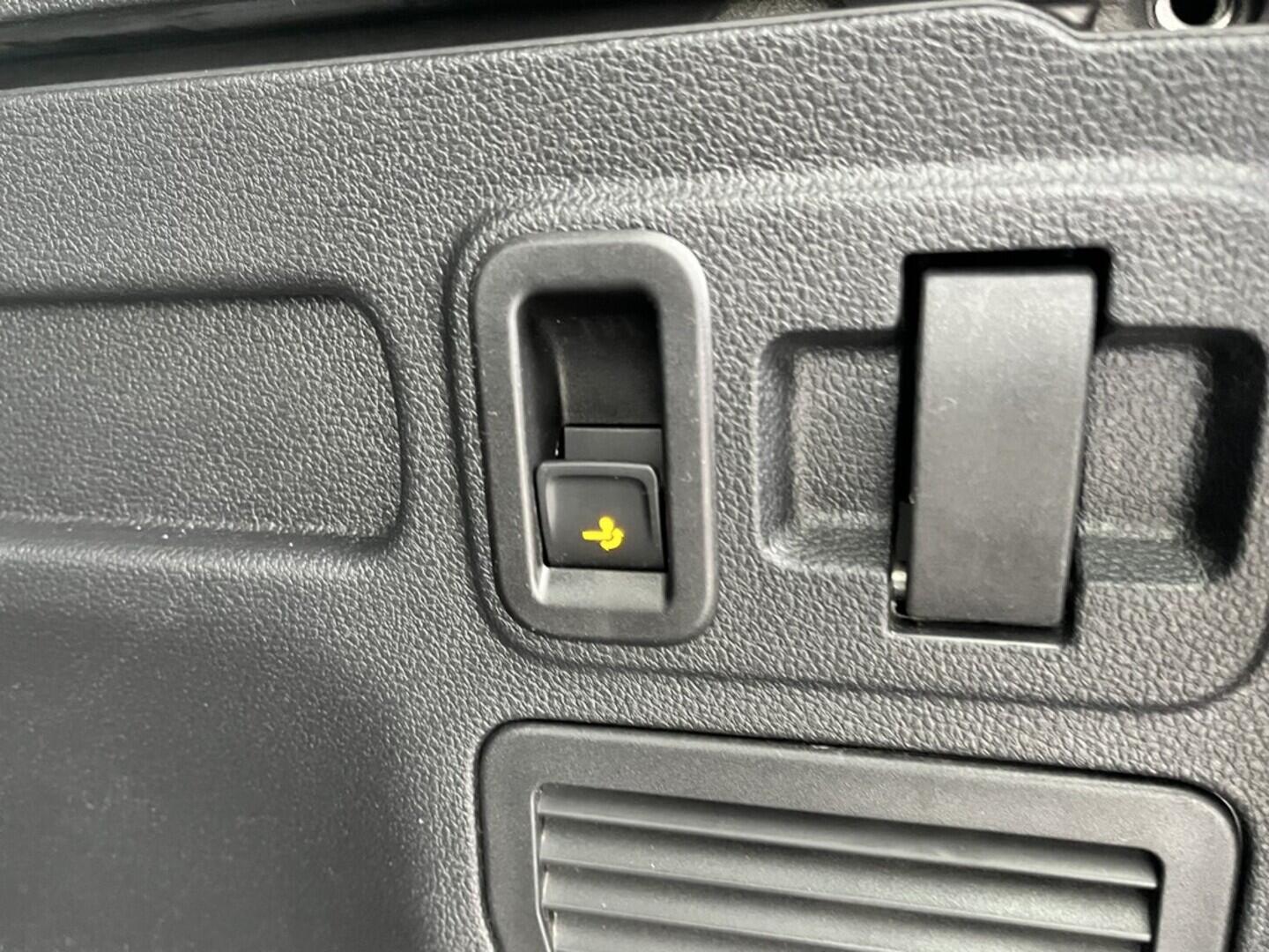 O119V06902_36.webp_TOURAN comfortline 1.5 TSI 110 kW manuál, DPH