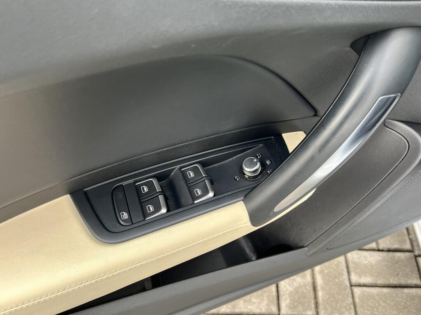 O119V06904_20.webp_A1 S-line 1.4 TFSI 110 kW manuál