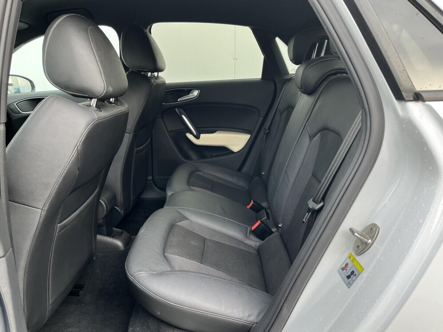 O119V06904_30.webp_A1 S-line 1.4 TFSI 110 kW manuál