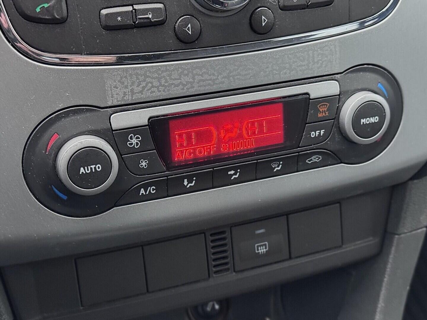 O119V06905_26.webp_FOCUS Trend 1.6  74 kW manuál