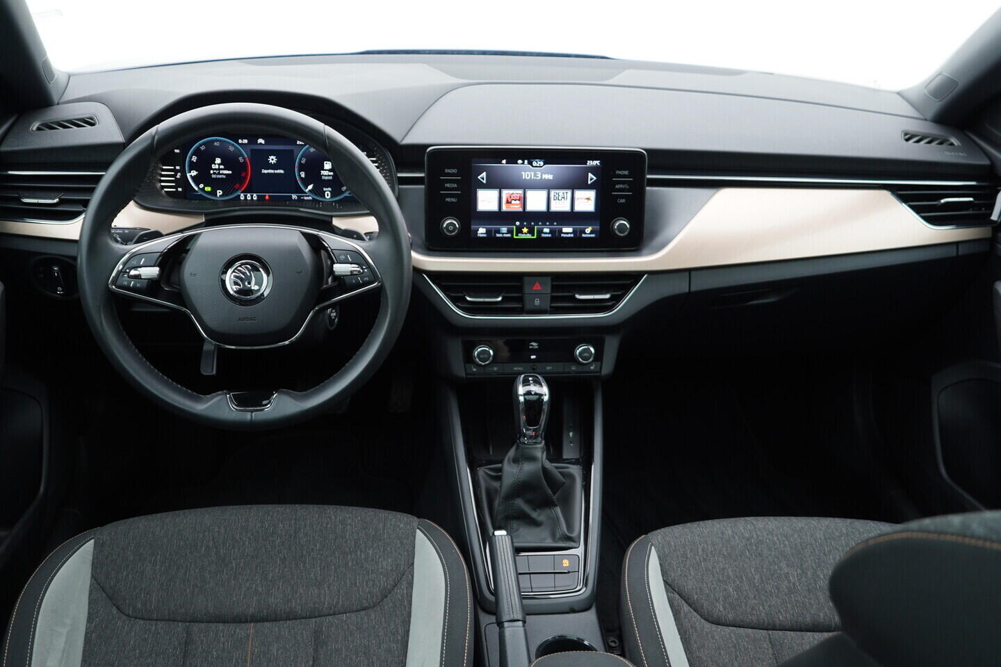 O119V06912_26.webp_SCALA Style 1.5 TSI 110 kW automat, DPH