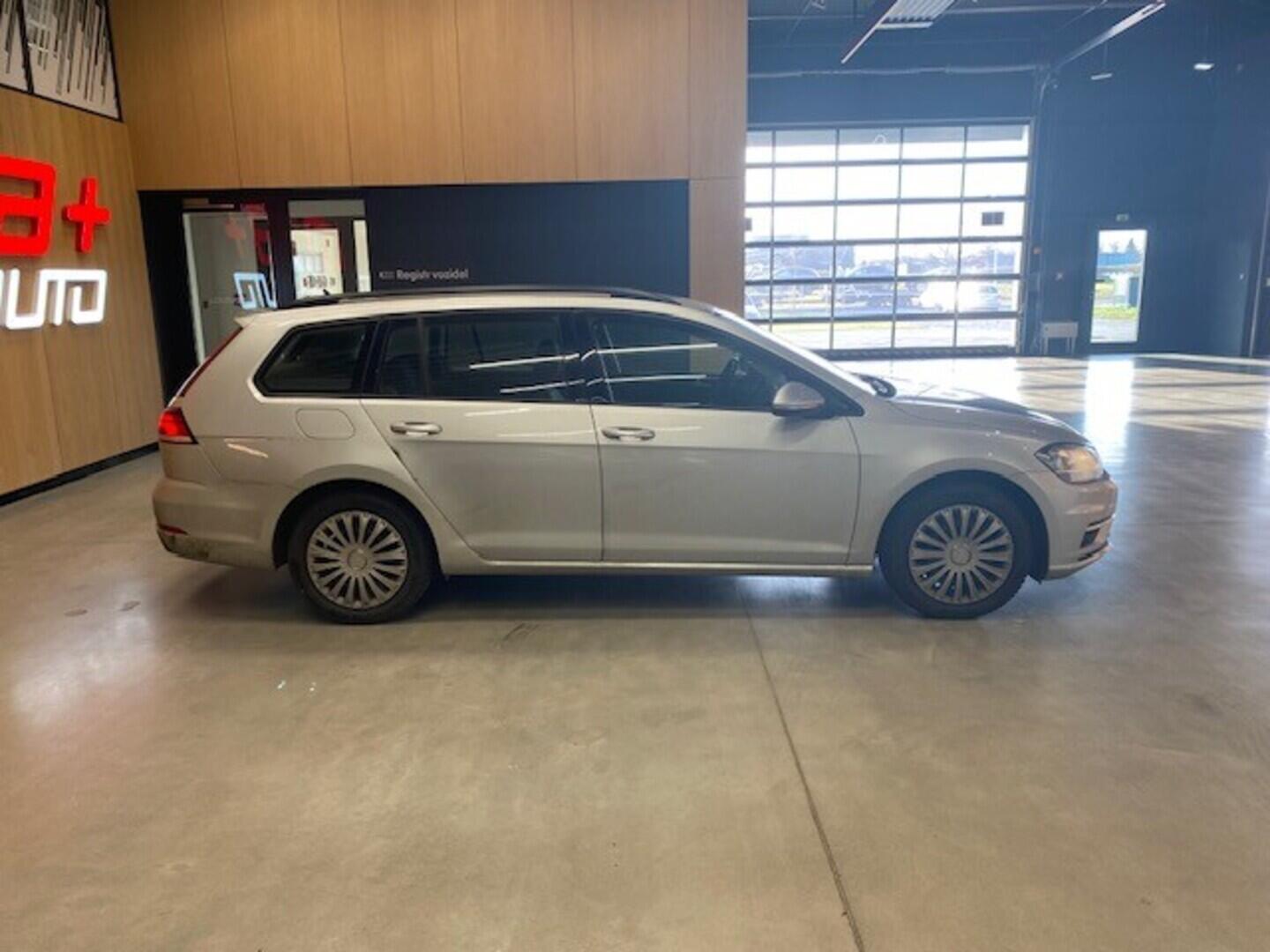 O119V06915_12.webp_GOLF VARIANT  2.0 TDI 110 kW automat