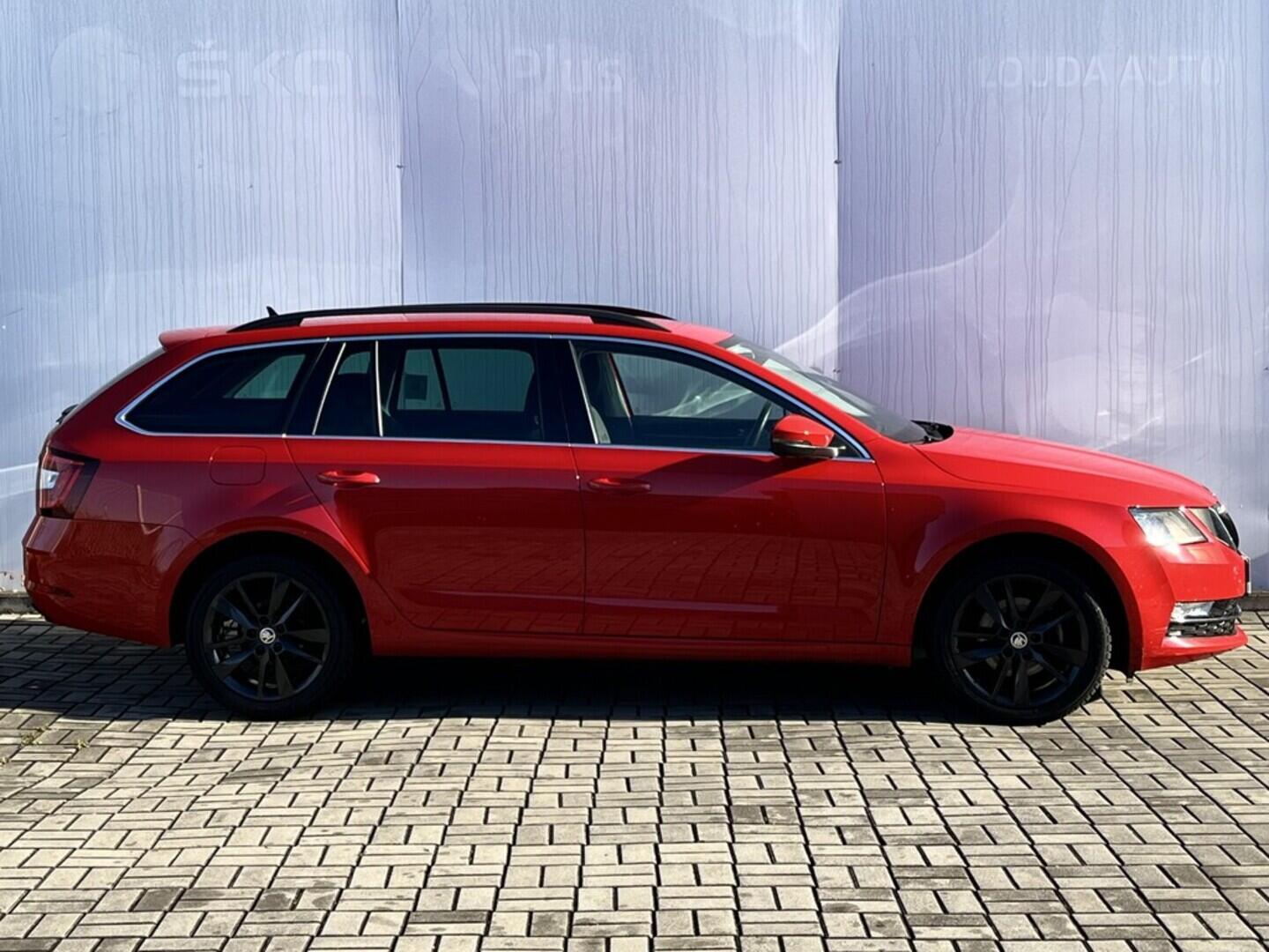 O119V06917_16.webp_OCTAVIA Style 1.5 TSI 110 kW automat