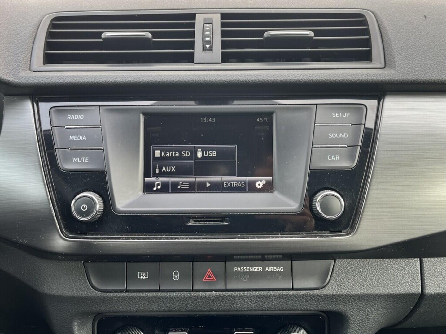 O119V06925_26.webp_FABIA Style 1.2 TSI 81 kW manuál