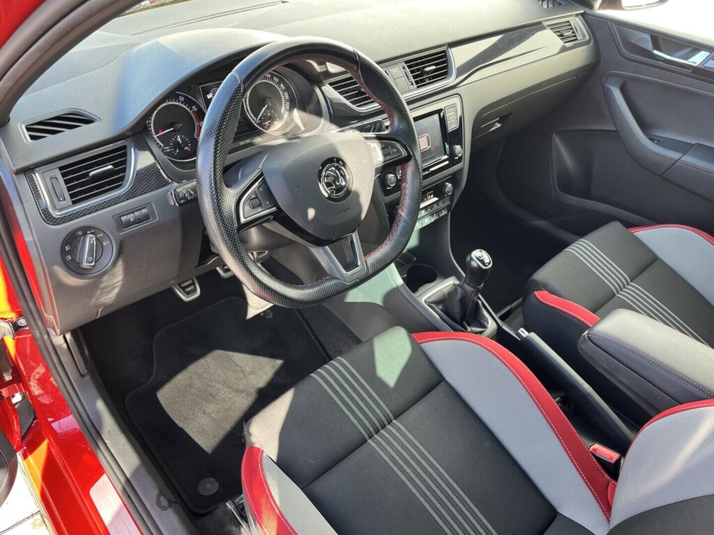 O119V06927_22.webp_RAPID SPACEBACK Monte Carlo 1.0 TSI 81 kW manuál