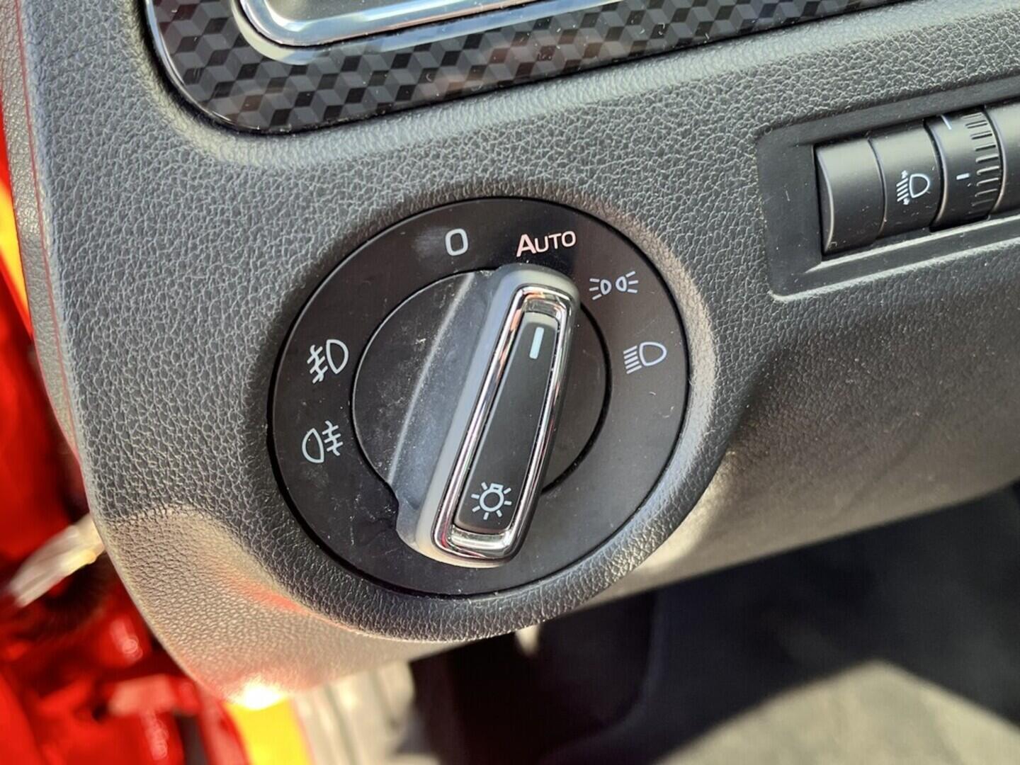 O119V06927_23.webp_RAPID SPACEBACK Monte Carlo 1.0 TSI 81 kW manuál