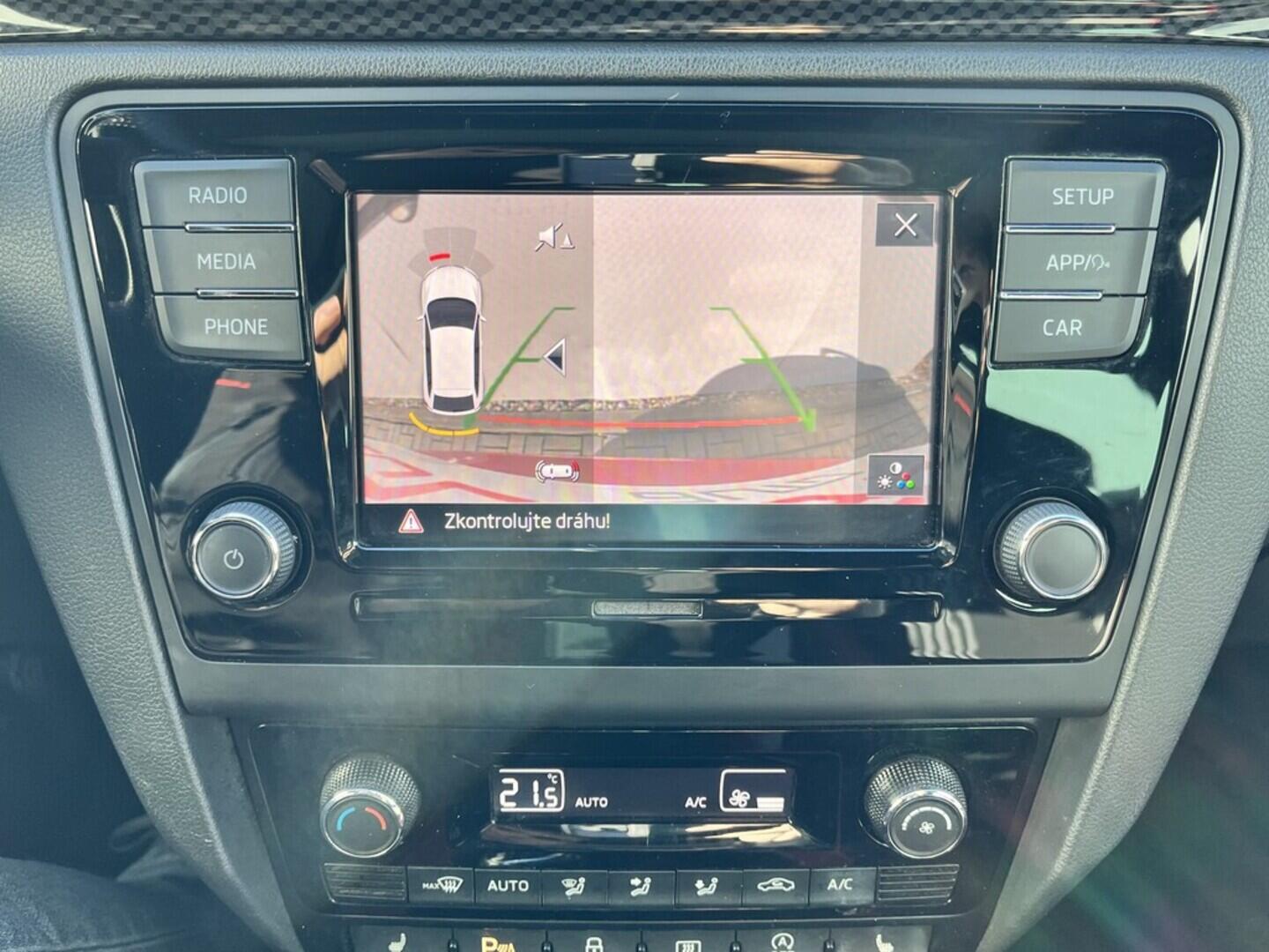 O119V06927_28.webp_RAPID SPACEBACK Monte Carlo 1.0 TSI 81 kW manuál