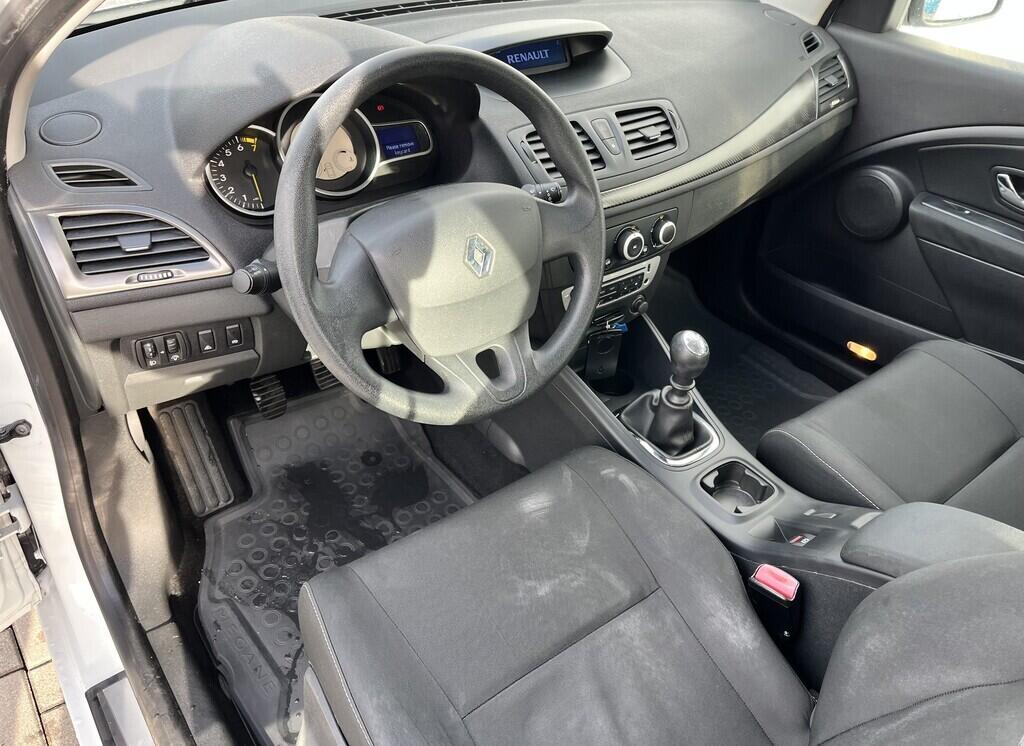 O119V06930_22.webp_MÉGANE Advantage 1.2  85 kW manuál