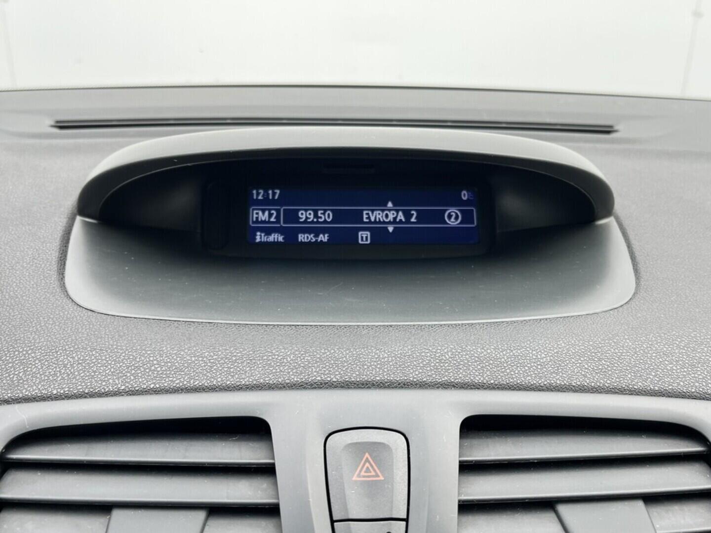 O119V06930_25.webp_MÉGANE Advantage 1.2  85 kW manuál