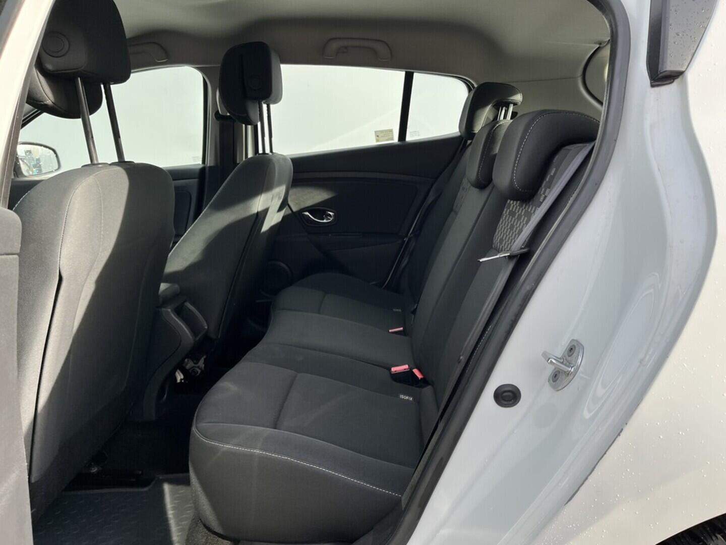 O119V06930_29.webp_MÉGANE Advantage 1.2  85 kW manuál