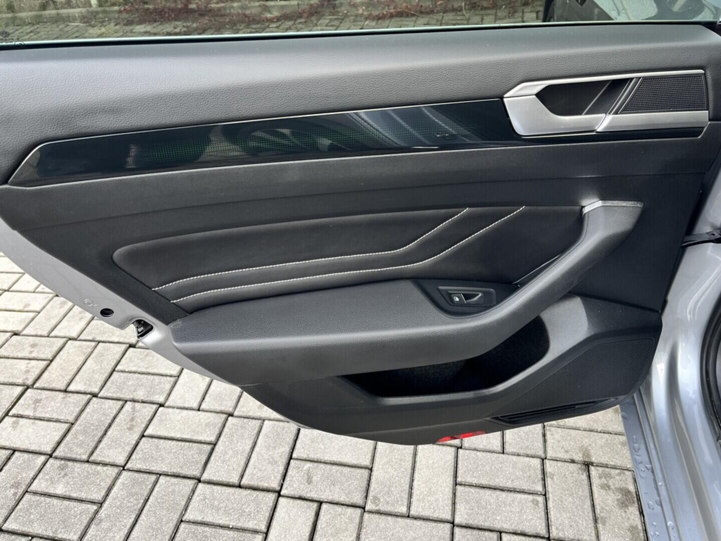 O119V06933_34.webp_ARTEON R-line 2.0 TDI 147 kW automat