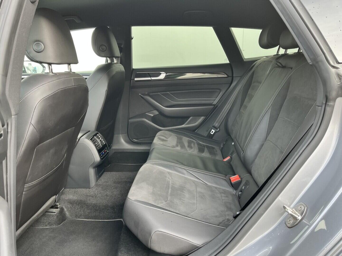 O119V06933_35.webp_ARTEON R-line 2.0 TDI 147 kW automat