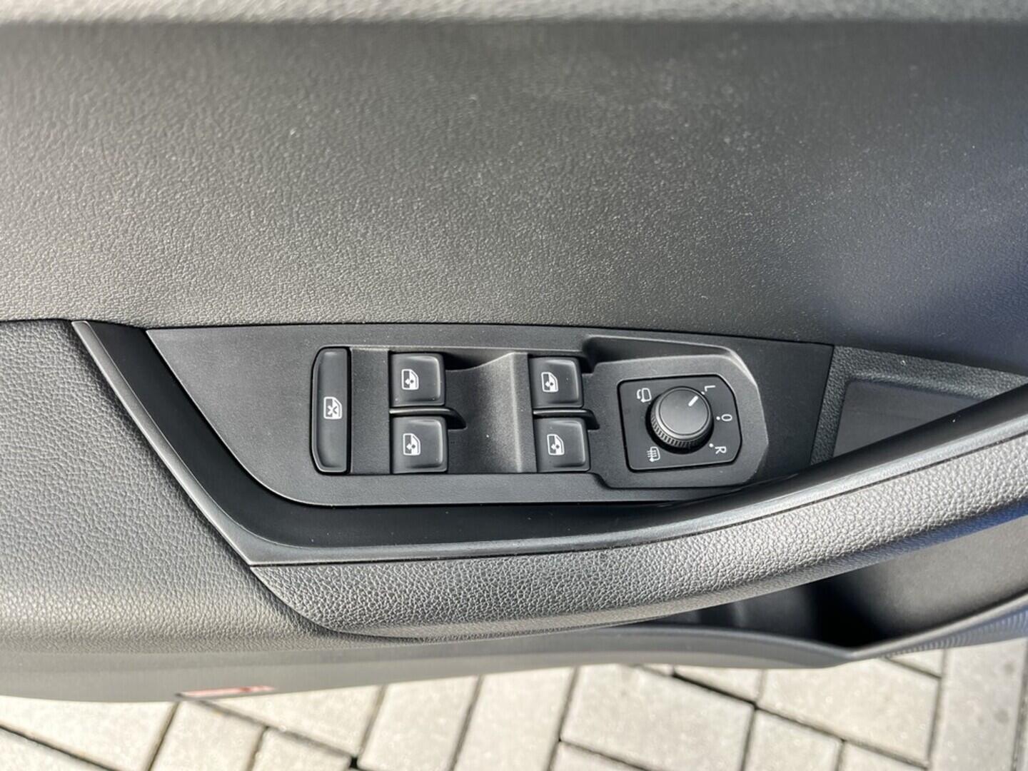 O119V06937_21.webp_KAROQ Style 1.5 TSI 110 kW automat