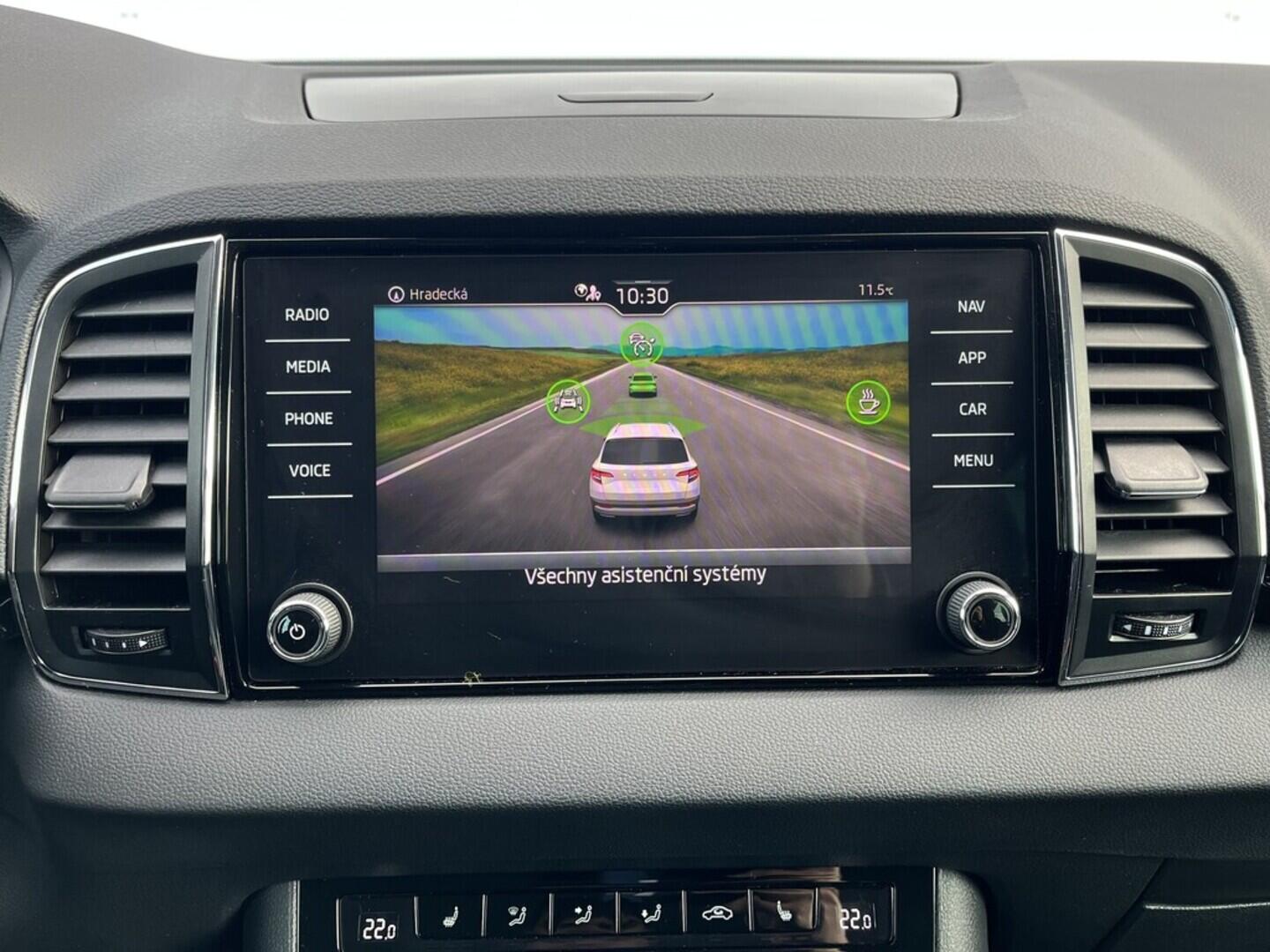 O119V06937_30.webp_KAROQ Style 1.5 TSI 110 kW automat