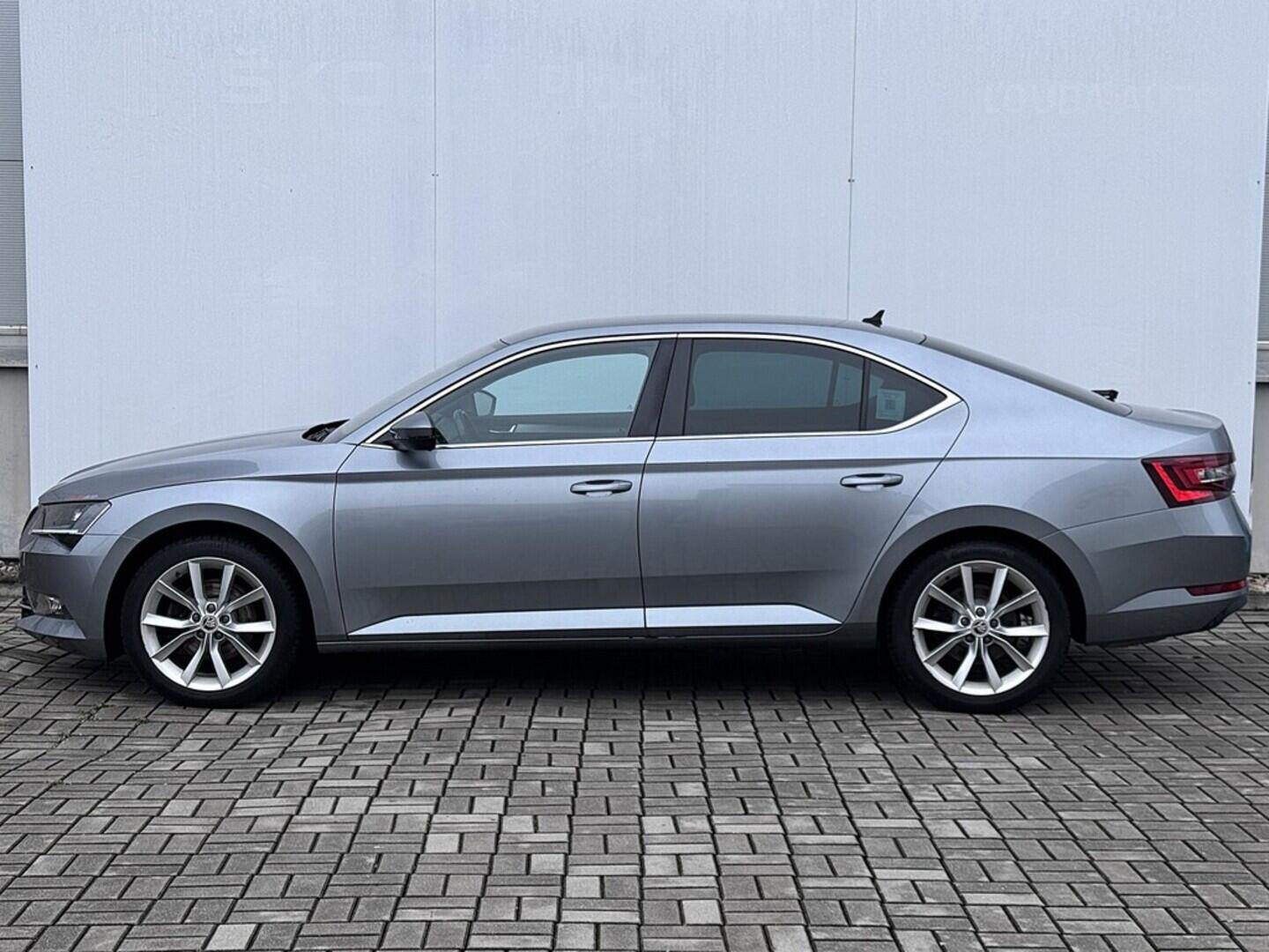 O119V06946_12.webp_SUPERB Ambition 1.8 TSI 132 kW automat, DPH