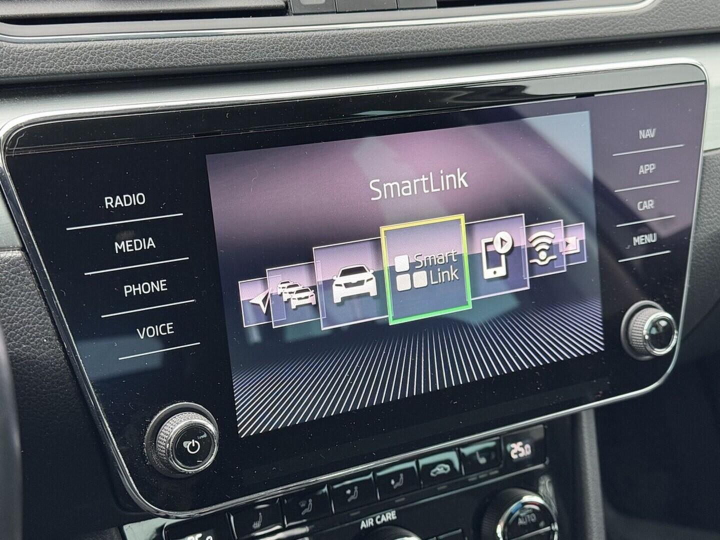 O119V06946_28.webp_SUPERB Ambition 1.8 TSI 132 kW automat, DPH