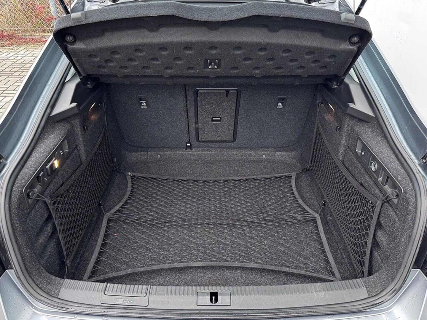 O119V06946_33.webp_SUPERB Ambition 1.8 TSI 132 kW automat, DPH