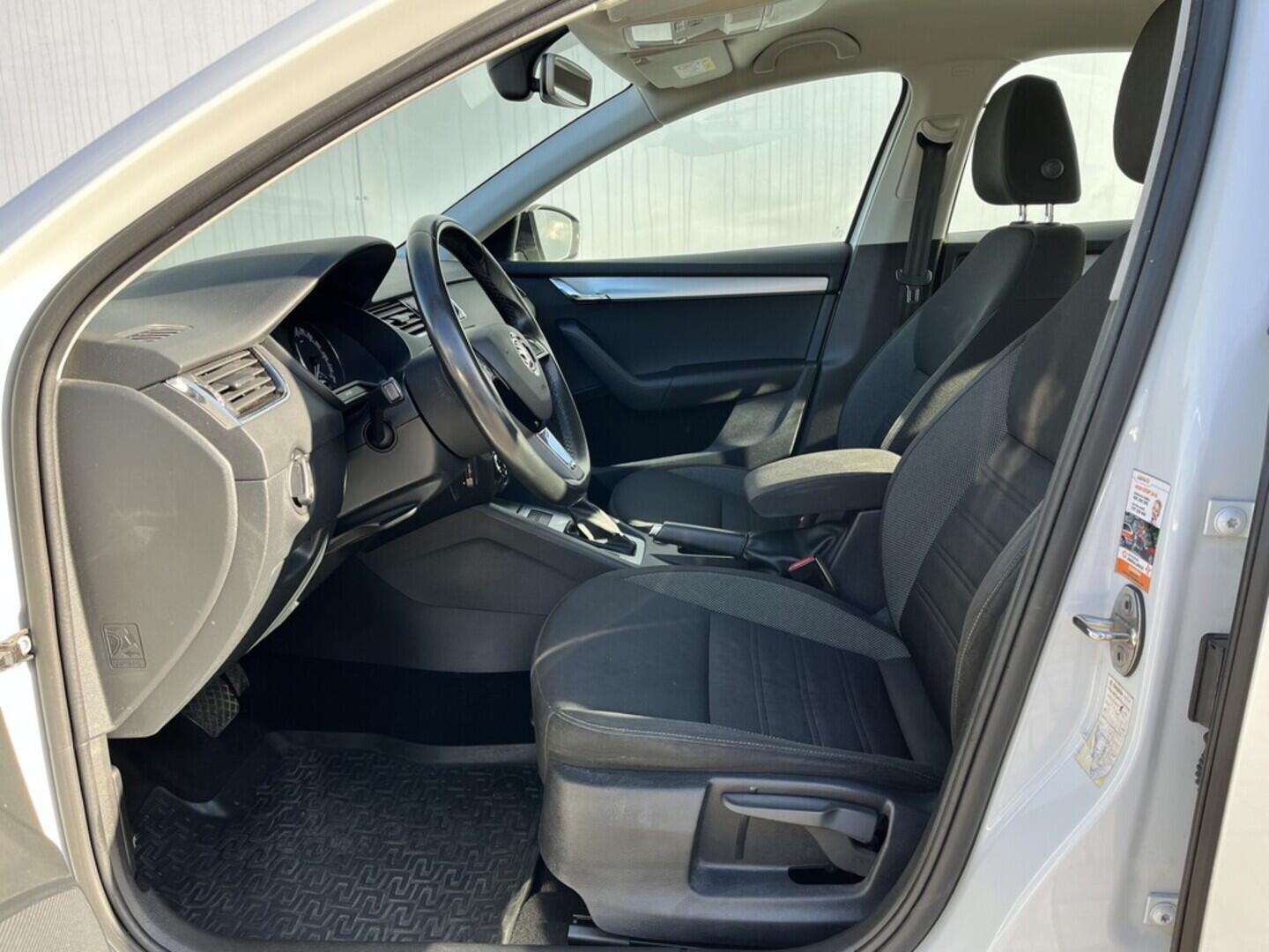 O119V06955_21.webp_OCTAVIA Ambition 1.5 TSI 110 kW automat