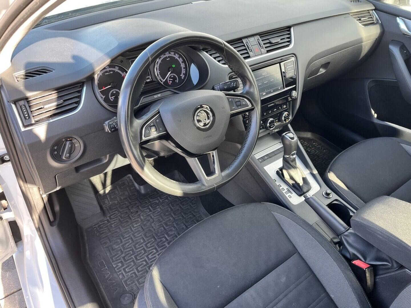 O119V06955_22.webp_OCTAVIA Ambition 1.5 TSI 110 kW automat