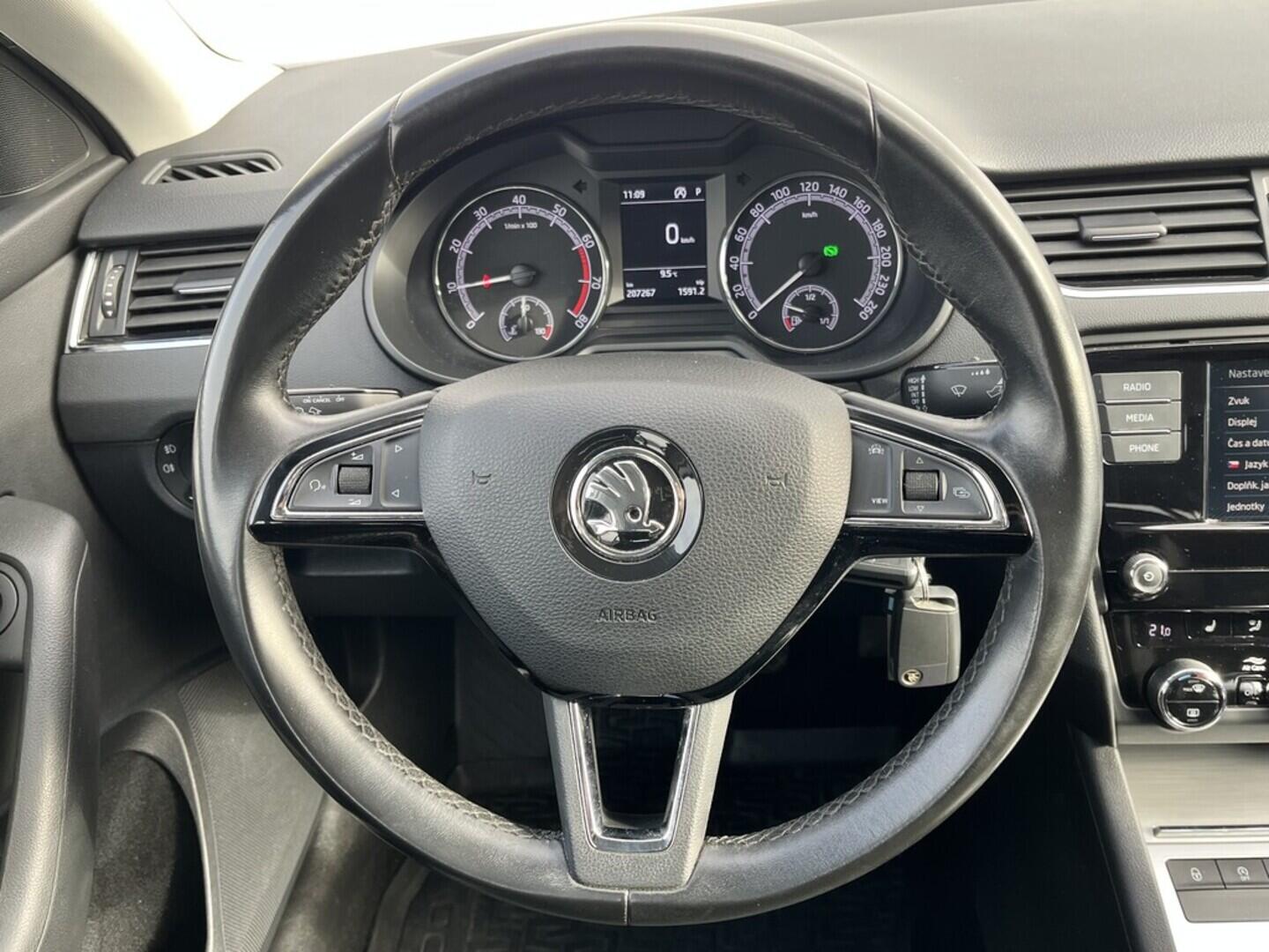 O119V06955_24.webp_OCTAVIA Ambition 1.5 TSI 110 kW automat