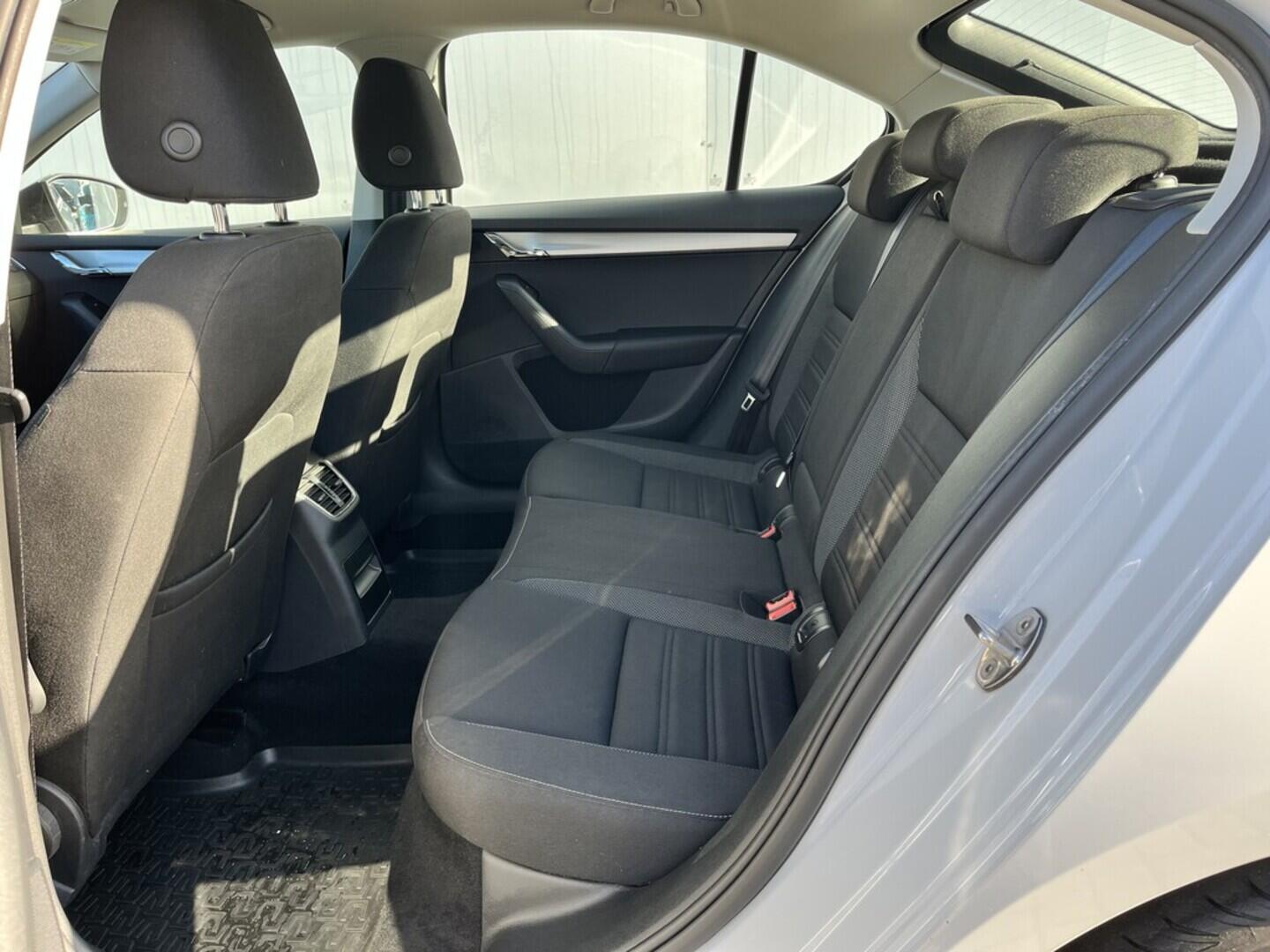 O119V06955_31.webp_OCTAVIA Ambition 1.5 TSI 110 kW automat