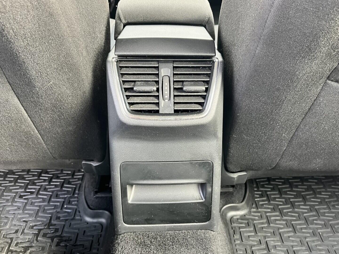 O119V06955_32.webp_OCTAVIA Ambition 1.5 TSI 110 kW automat