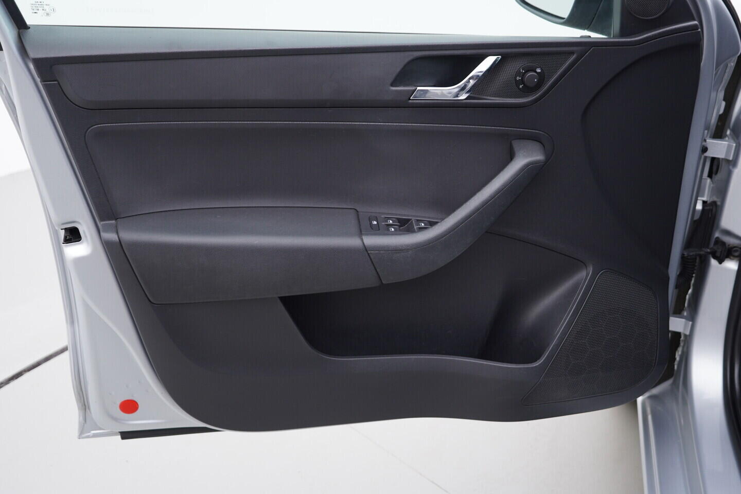 O119V06983_19.webp_RAPID SPACEBACK Elegance 1.6 TDI 66 kW manuál