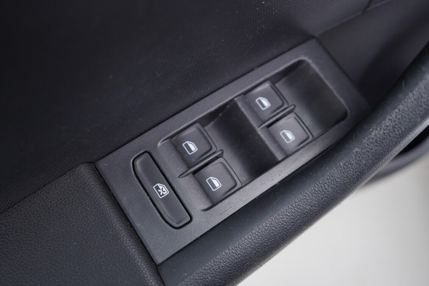 O119V06983_21.webp_RAPID SPACEBACK Elegance 1.6 TDI 66 kW manuál