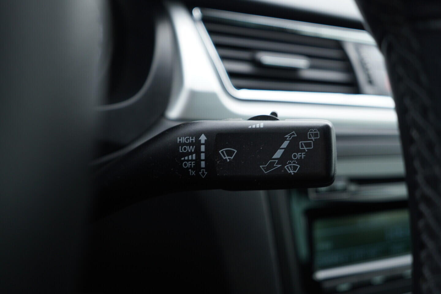 O119V06983_25.webp_RAPID SPACEBACK Elegance 1.6 TDI 66 kW manuál