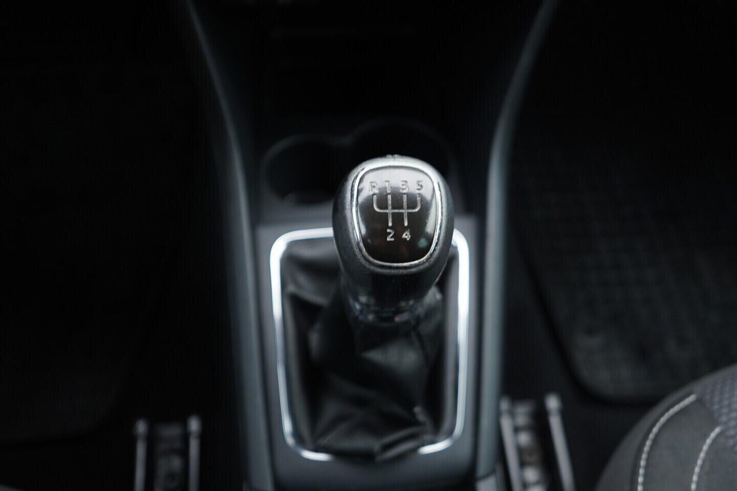 O119V06983_33.webp_RAPID SPACEBACK Elegance 1.6 TDI 66 kW manuál