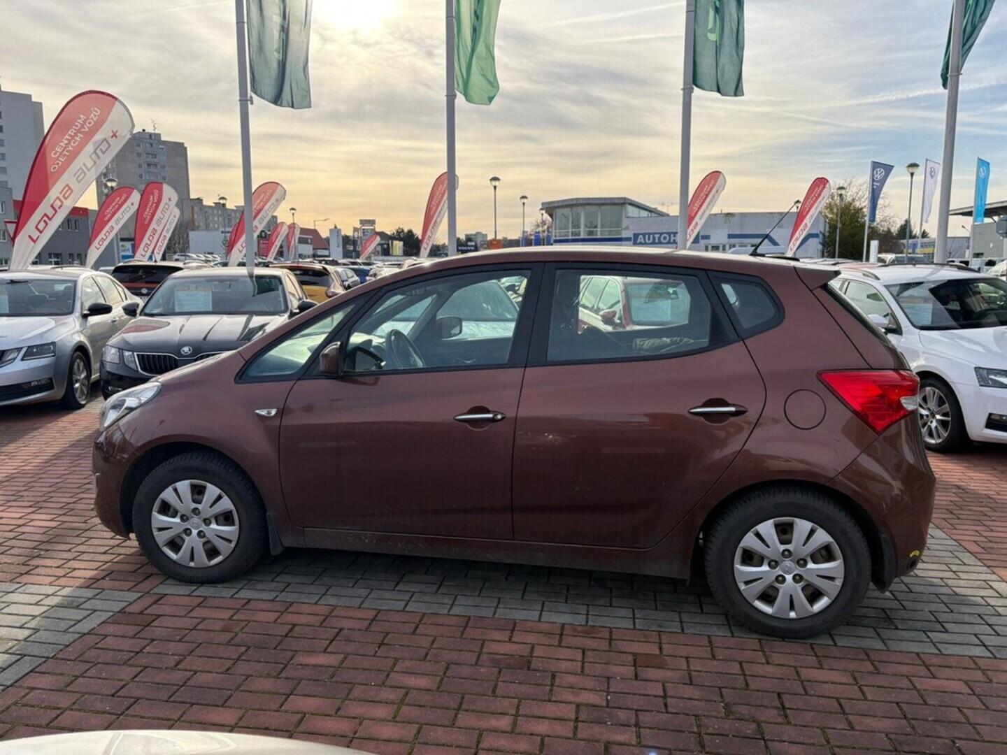 O119V06988_12.webp_IX20  1.4 16V 66 kW manuál, DPH